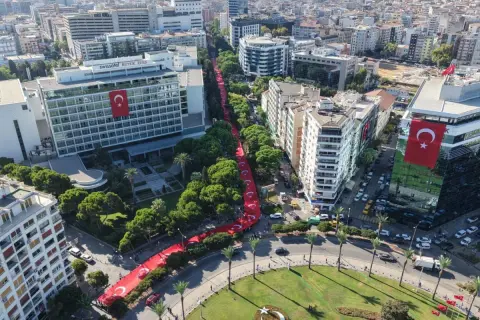 9 Eylül ruhu İzmir sokaklarında
