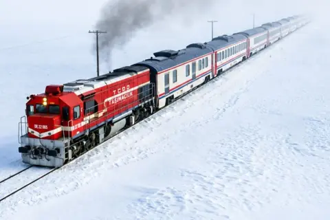 Turistik Erzurum-Kars treni yeni sezona hazırlanıyor... Talep toplama başladı