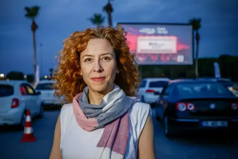 İnciraltı’nde Arabayla Sinema Keyfi: Yeni Sezon Başladı
