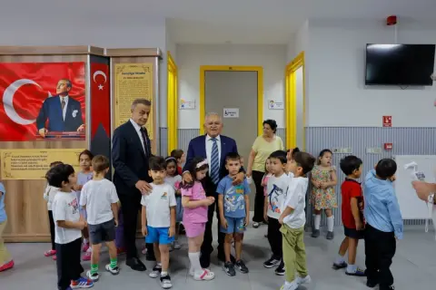 Memduh Büyükkılıç Yeni Okulda İlk Gün Heyecanını Paylaştı