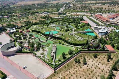 Meram'da 80 Binde Devr-i Alem Parkı 200 bin ziyaretçi çekti