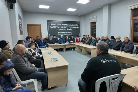 Çayırova'da vefat yıldönümlerinde dualar: 5 bin ruh anıldı
