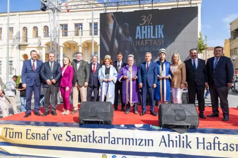 İzmir’de 39. Ahilik Haftası: Zeybek ve Aşık Atışı