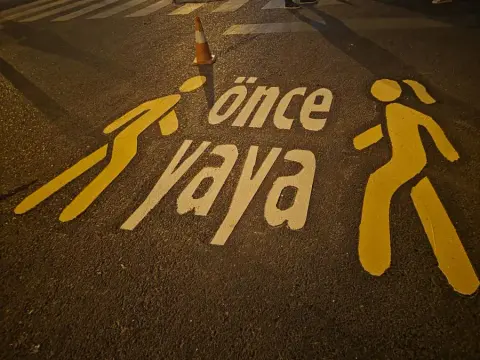 Şanlıurfa'da okullar açılmadan: Yaya geçitleri yenilendi