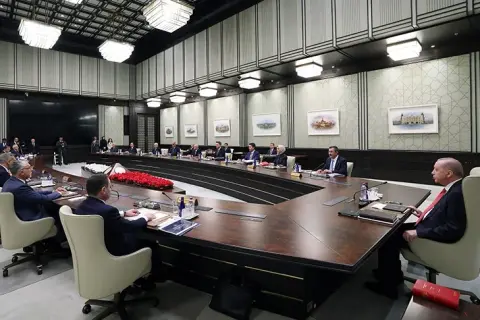 Kabine’nin Gündemi Beştepe’de Masaya Yatırılacak