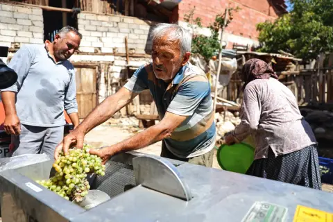 Antalya Büyükşehir Belediyesi, Elmalı'de makine desteği