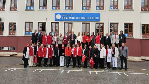 İbrahim Hakkı Konyalı’da Cumhuriyet coşkusu