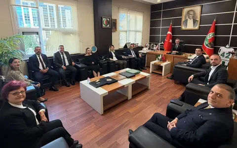 CHP Konya'dan Baro başkanına 'hayırlı olsun' ziyareti