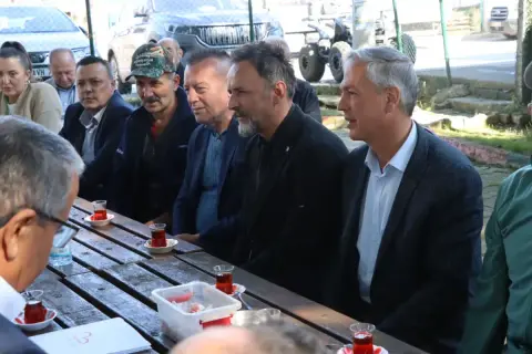 İzmit Belediyesi Ambarcı Mahallesi'ni saha başında dinledi
