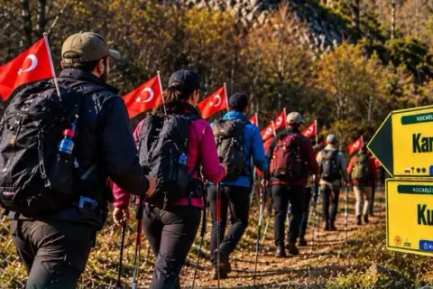 Kocaeli'de 29 Ekim: Köprüde koşu, meydanda Sagopa Kajmer