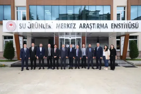 Trabzon'da Başkan Genç’ten Su Ürünleri Araştırma Enstitüsü’ne ziyaret