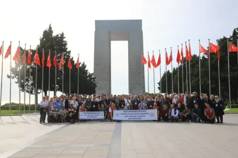 127 şehit ailesi Çanakkale'de tarihe tanık oldu