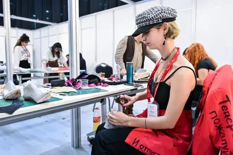 Fashion Prime'da gençler kumaşla ayakkabı tasarladı