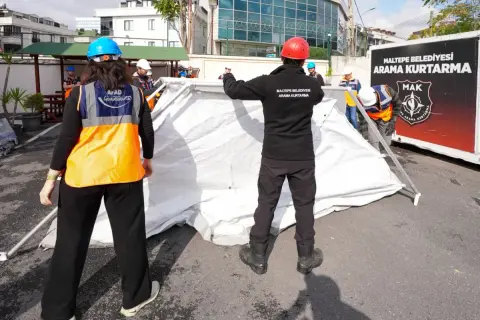Maltepe'de 800 gönüllü afet timine katıldı