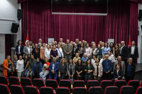 Bornova'da 3. Yaş Üniversitesi yeni döneme başladı