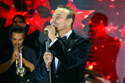 Cenk Eren: 'Ben butik bir starım' - 30 yılın özeti