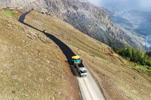 Van'ın en ücra mahallesine tarihi ilk: 5 km asfalt