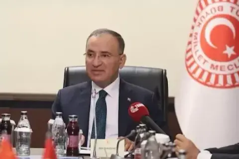Bozdağ sağlık nedeniyle Meclis Başkan Vekilliğinden ayrıldı