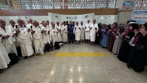 Vefa Umresi 3. kafilesi huzurla Konya'ya döndü
