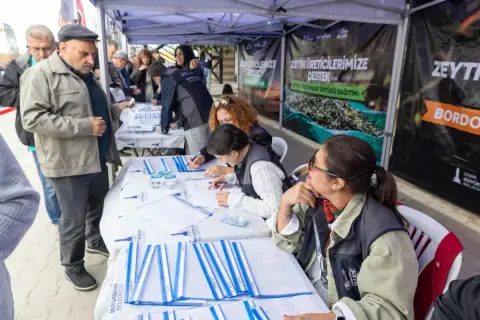 İzmir'de 391 zeytin üreticisine hasat ve ilaç desteği