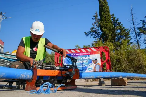 Aydıncık'ta su basınç sorunu bitti: 2,1 km hat yenilendi