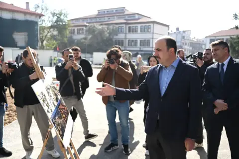 Altay: Mevlana Caddesi tek şerit, yürüyüş genişliyor