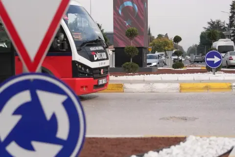Düzce'de iki kritik kavşak trafiğe açıldı