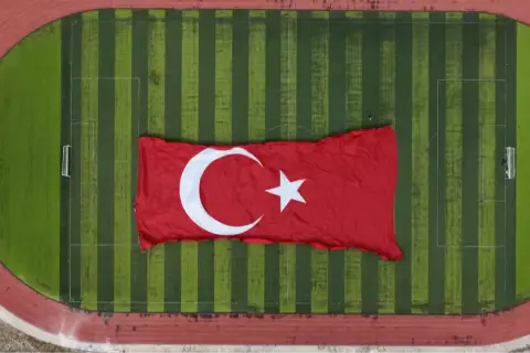 Gökyüzünde Türk bayrağıyla rekor! 