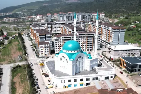 Riskli minareler çelik konstrüksiyonla yenilendi