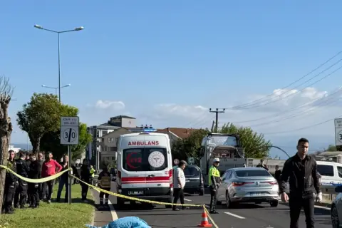 Düzce'de motosiklet yayaya çarptı: 2 ölü