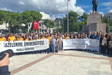Muğla'da Yaşlılar Günü: 2.450 Üyeli Evde Şenlik