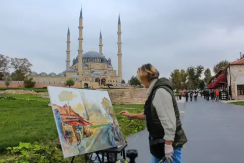 Balkan ressamları Selimiye'yi tuvaline taşıdı