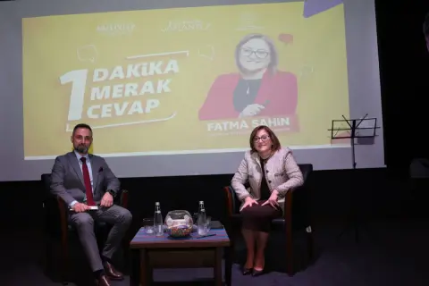 Gaziantep'te bir dakikalık süreyi aşan sürede gençlere gezi sözü