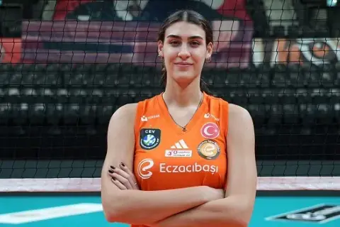 Milli orta Karmen Aksoy Eczacıbaşı Peron'da