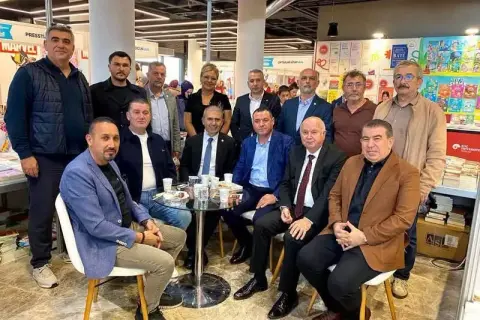 Kocaeli Kitap Fuarı'nda Yüksel Ercan'a yoğun ilgi