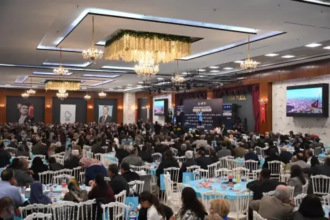 Ahmet Akın: 'Muhtarlar demokrasinin temel taşı'