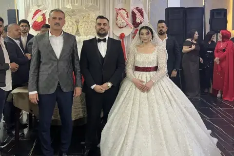 Ağrı'da protokol düğünde buluştu: Validen partililere kadar