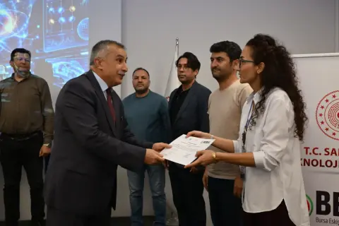Bursa'da kuantum teknolojilere hazırlık akademisi tamamlandı