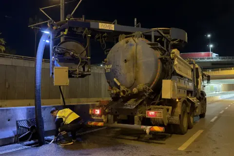 Antalya'ya yağmur hazırlığı: Altgeçitler temizlendi