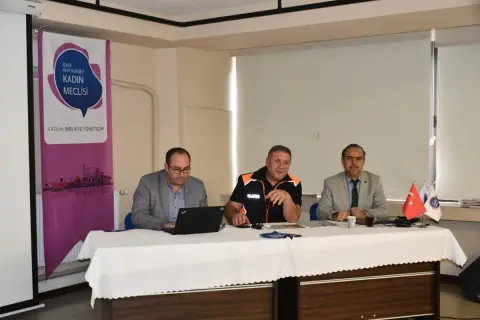 İzmir'de deprem paneli: Kentsel dönüşüm ve yapı güvenliği