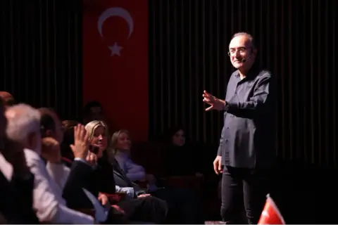 Tekirdağ'da 29 Ekim kutlamaları Sunay Akın'la başladı