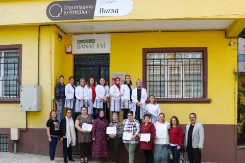 Macar sanatçılar Bursa'da Maraş işini öğrendi
