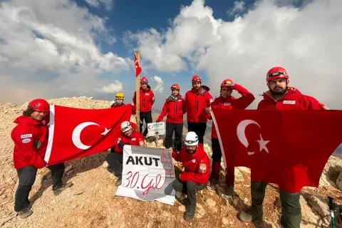 AKUT'un 30. Yıl Hediyesi: 30 Zirve, 280 Gönüllü