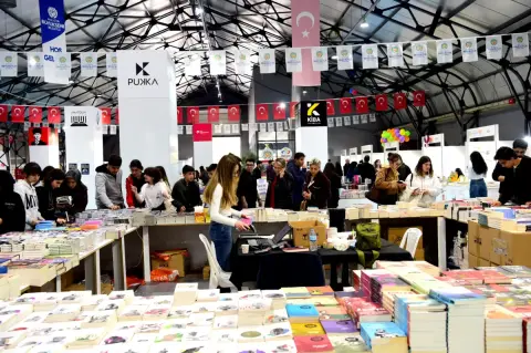 Depremden ayağa kalkışın simgesi: Malatya Kitap Fuarı'na 100 bin