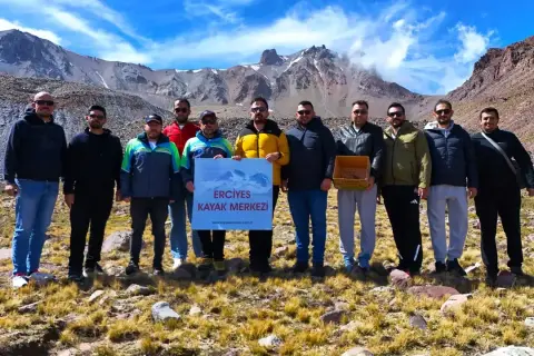 Erciyes'e 185 sapling ve binlerce tohum topu