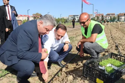 Bornova modeli Yalova'ya gitti: "Bıyıklılar giremez"