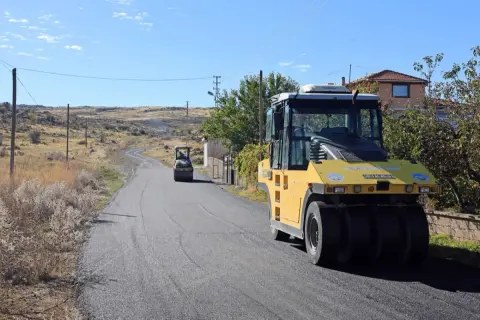 Talas'ta kırsal yollara 2 bin ton asfalt