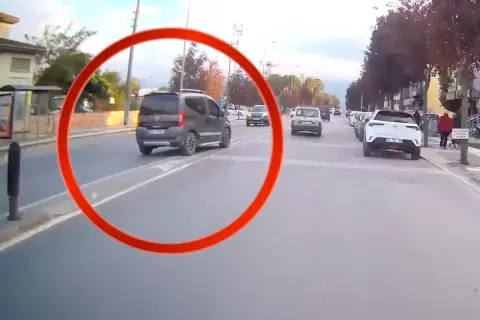 Düzce'de trafik güvenliğini tehlikeye attı