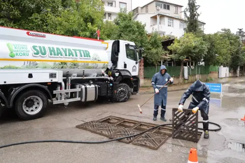 Gebze'de sağanak önlemi: Mazgallar temizlendi