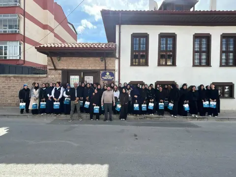 Gençler Akif'i Anladı, Yazarlık Yolculuğuna Çıktı